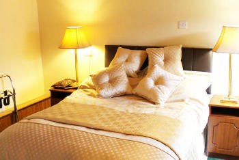Tattans Bed and Breakfast Youghal - Double Bedroom